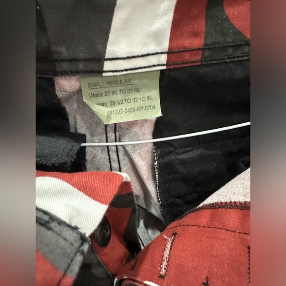 ZUMIEZ CAMO PANTS WOMEN - Picture 2 of 2